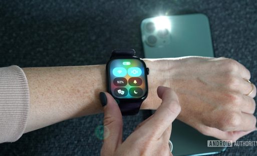 Apple-Watch-Series-10-Ping-iPhone-Flash-scaled.jpg